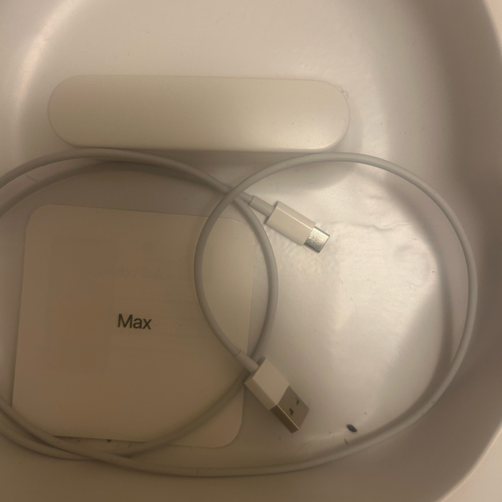 Wireless Earbuds with Charging Case - White
